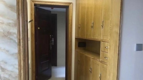 拆了重铺？别浪费钱！5条地面翻新“本垒打”，不动工只改头换面，家里像重新装修了一次